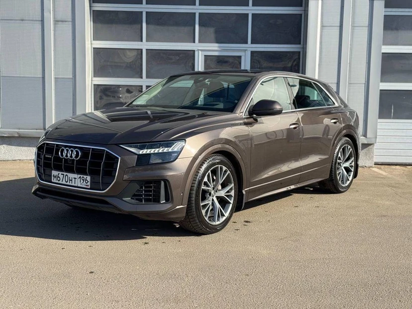 Автомобиль Audi Q8 I поколение (4M) 3.0 AT 4WD (340 л.с.) 55 TFSI Серый 2019 с пробегом 105 000 км