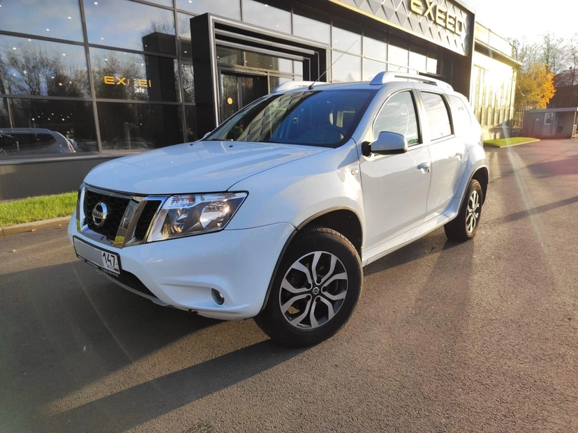 Автомобиль Nissan Terrano III поколение (D10) 2.0 AT 4WD (143 л.с.) Tekna Белый 2020 с пробегом 20 254 км