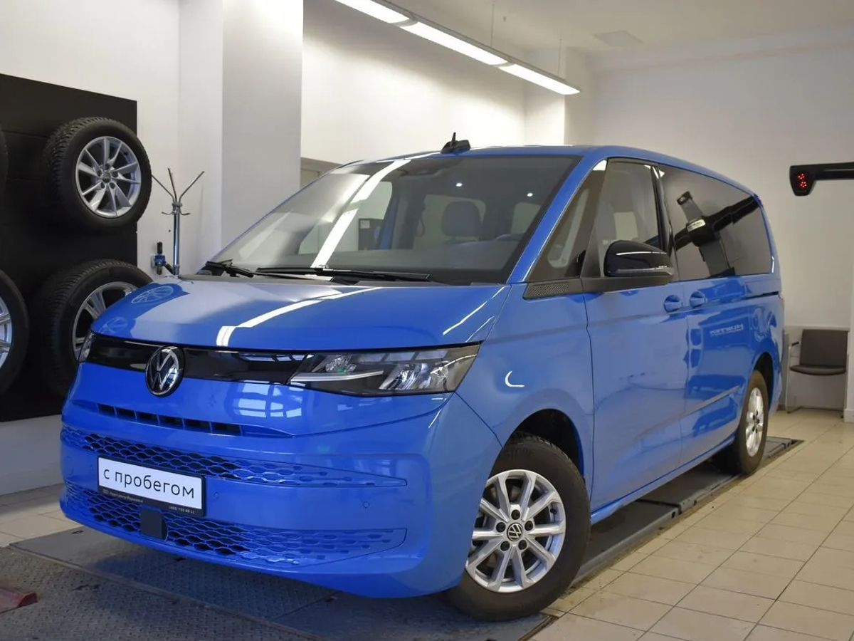 Автомобиль Volkswagen Multivan V поколение (T7) 2.0d AMT (150 л.с.) Life Голубой 2022 с пробегом 129 км