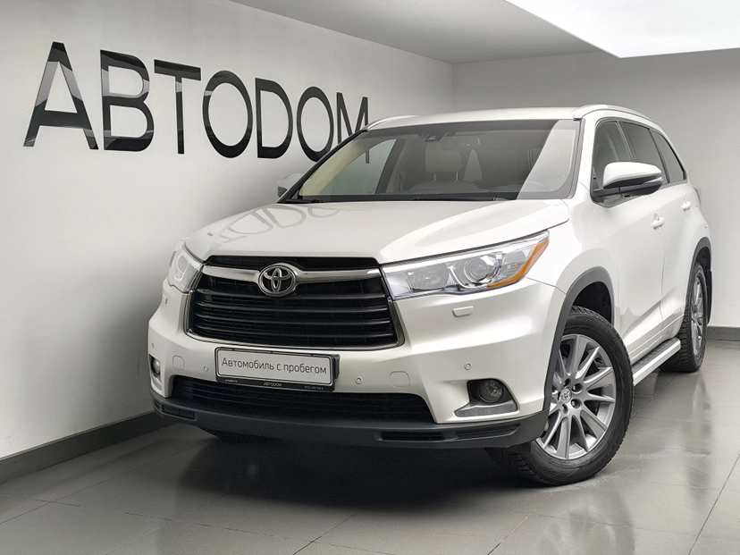 Автомобиль Toyota Highlander III поколение 3.5 AT 4WD (249 л.с.) Престиж Белый 2014 с пробегом 297 434 км