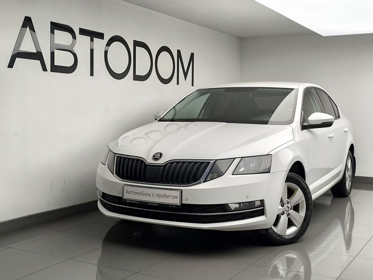 Автомобиль Skoda Octavia III (A7) [рестайлинг] 1.6 AT (110 л.с.) Hockey Edition Белый 2018 с пробегом 164 648 км