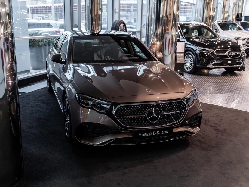 Автомобиль Mercedes-Benz E-Класс VI поколение (W214/S214) 2.0 AT 4Matic (258 л.с.) Exclusive Коричневый 2025