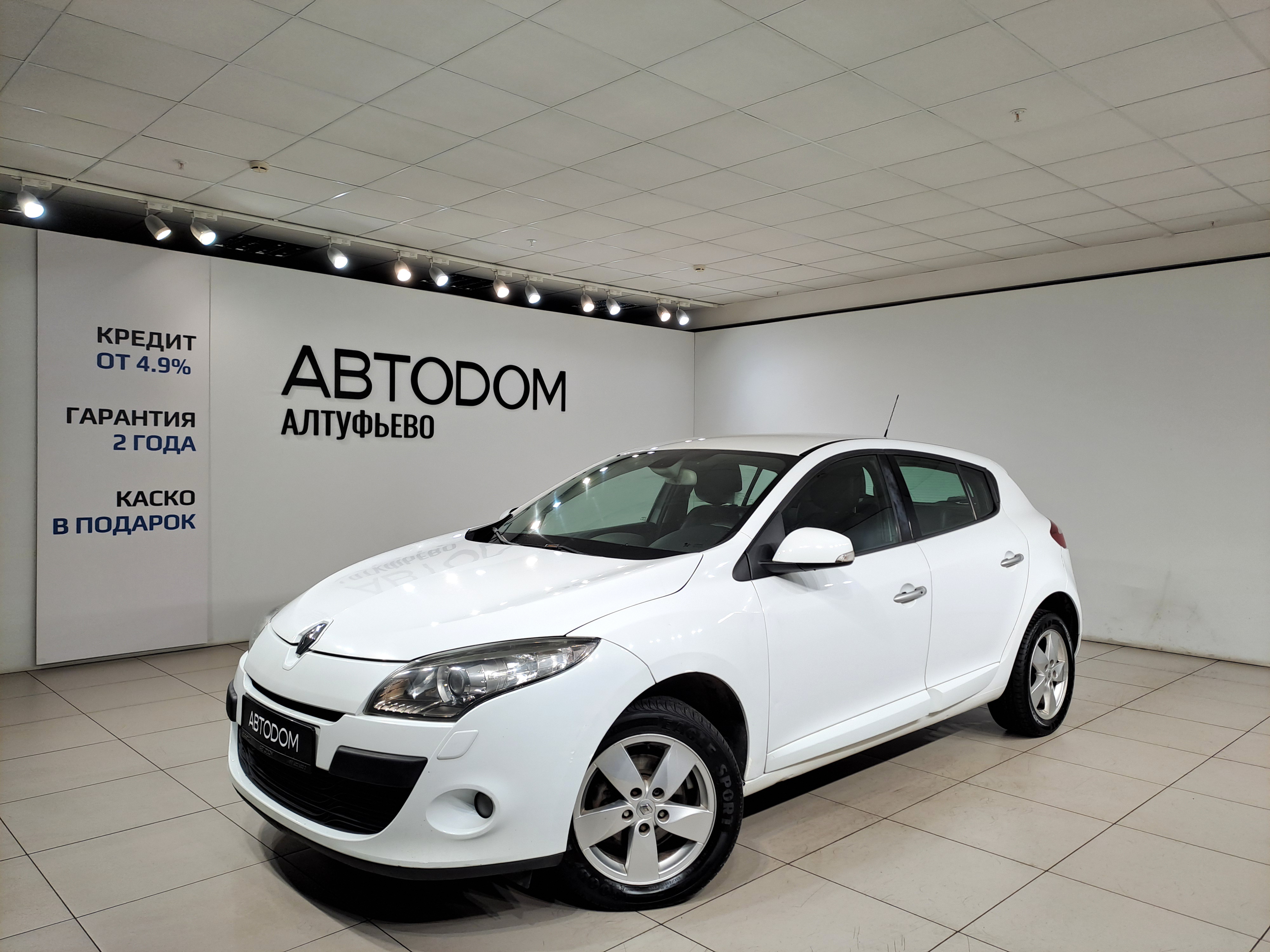 Автомобиль Renault Megane III поколение 1.6 AT (106 л.с.) Base Белый 2010 с пробегом 247 453 км