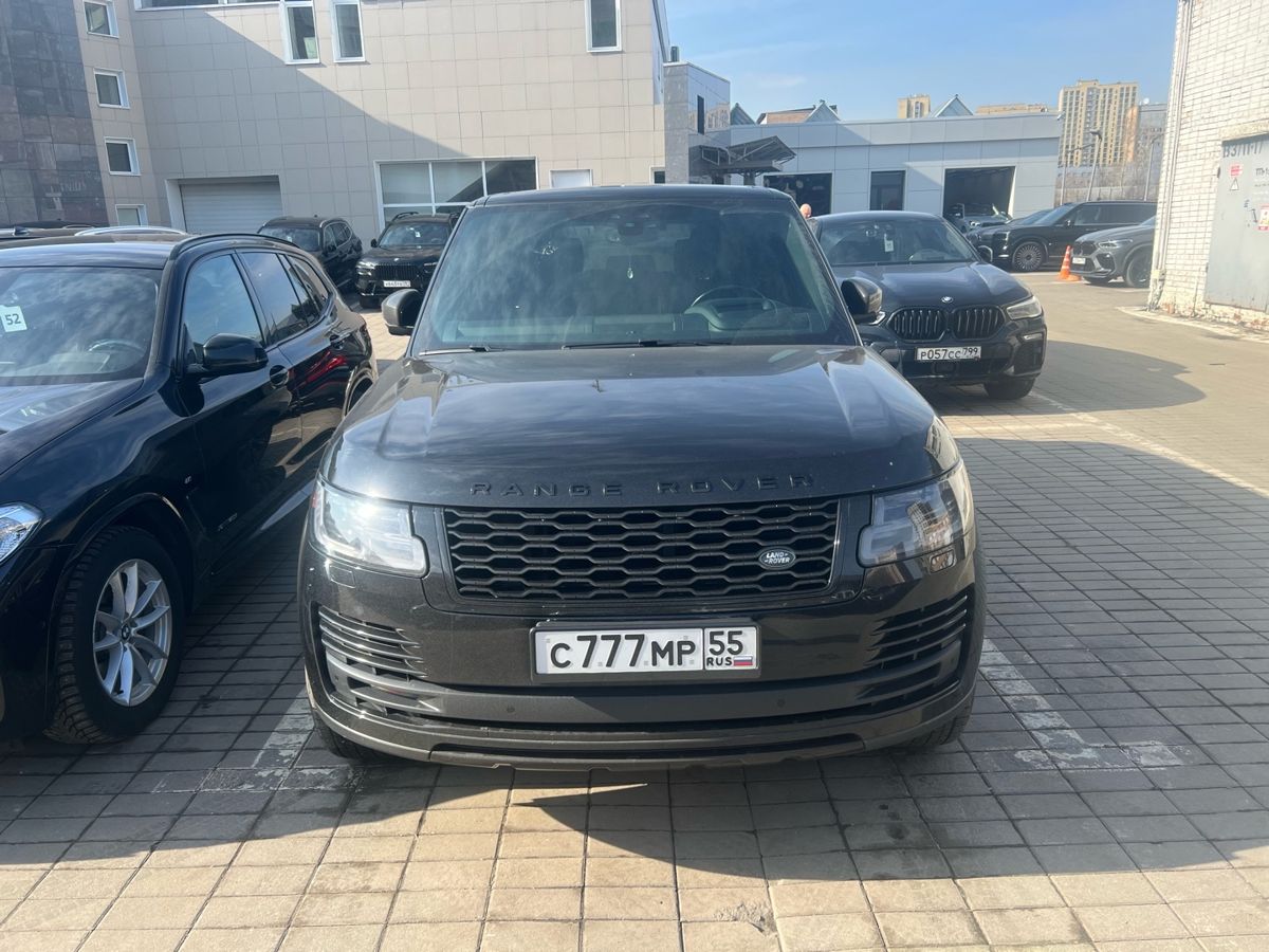 Автомобиль Land Rover Range Rover IV [рестайлинг] 3.0 AT 4WD (400 л.с.) Vogue SE Чёрный 2020 с пробегом 99 414 км