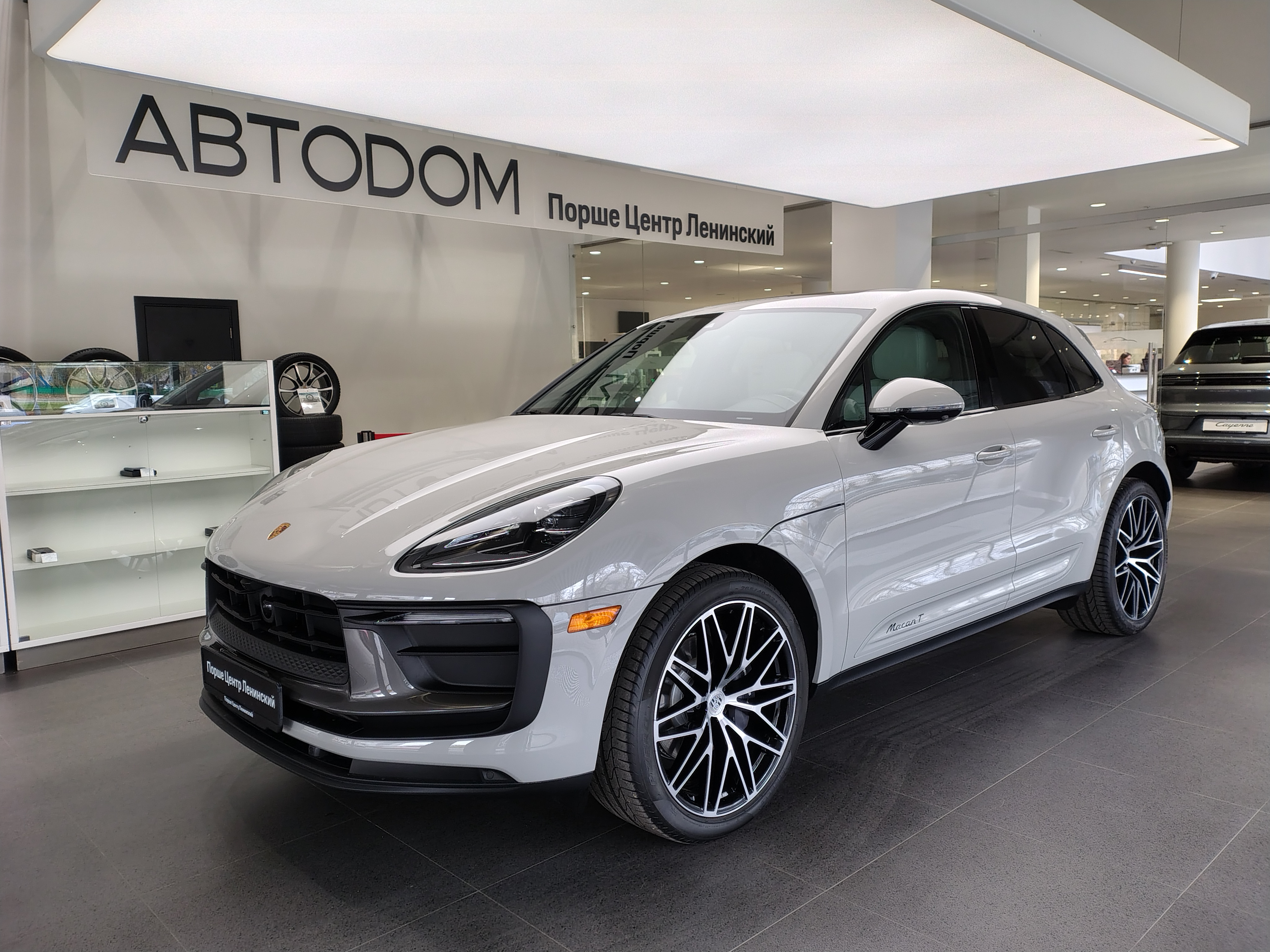 Porsche Macan I [2-й рестайлинг] 2.0 AMT 4WD (265 л.с.) T Серый 2026 