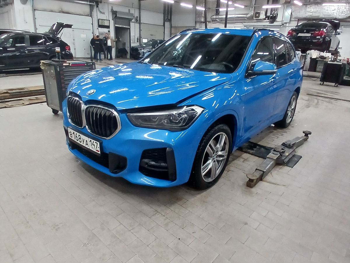 Автомобиль BMW X1 II (F48) [рестайлинг] 2.0 AT 4WD (192 л.с.) M Sport Синий 2019 с пробегом 99 955 км