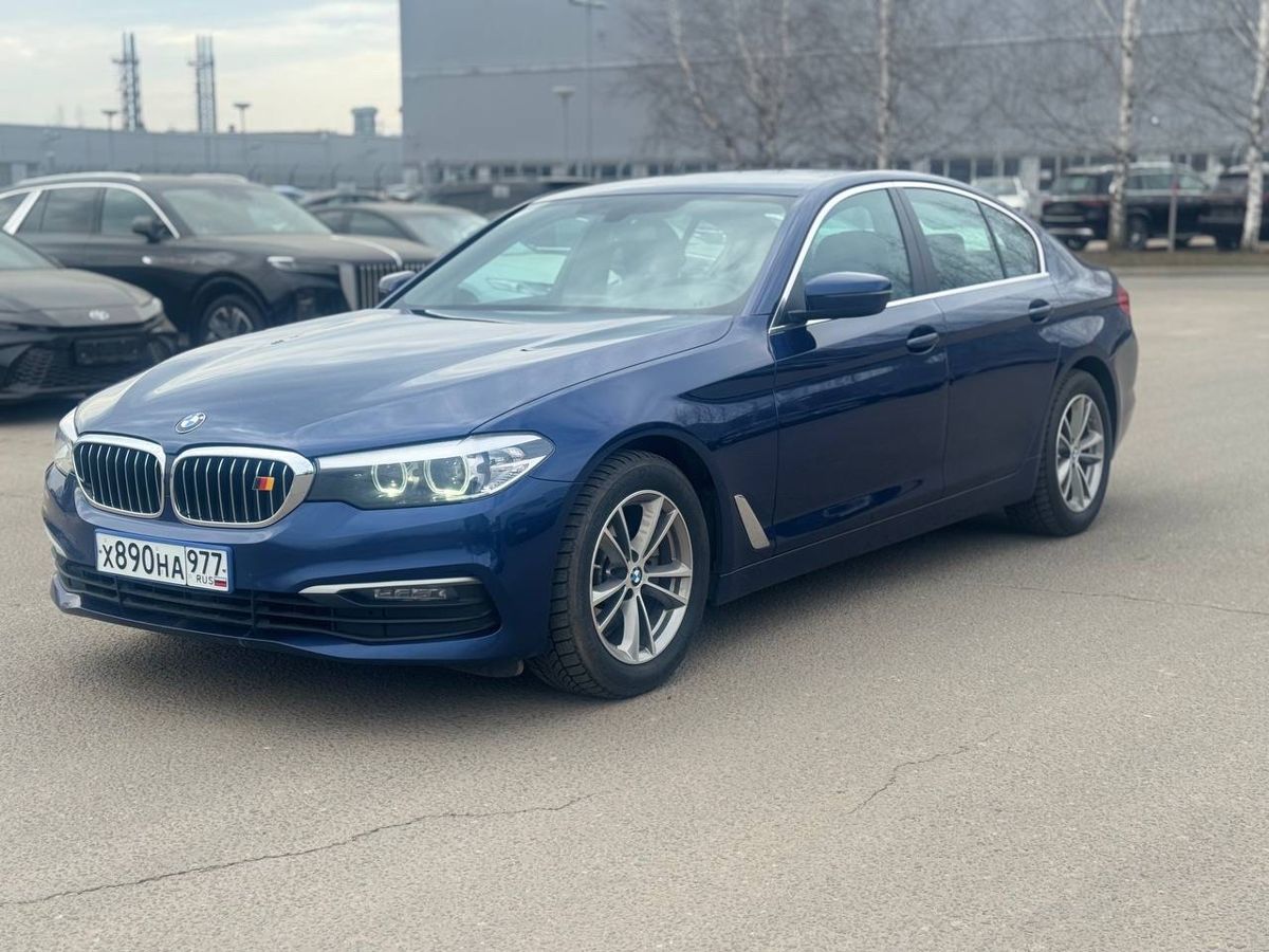 Автомобиль BMW 5 серии VII поколение (G30/G31) 520 2.0 AT (184 л.с.) Base Синий 2018 с пробегом 61 000 км