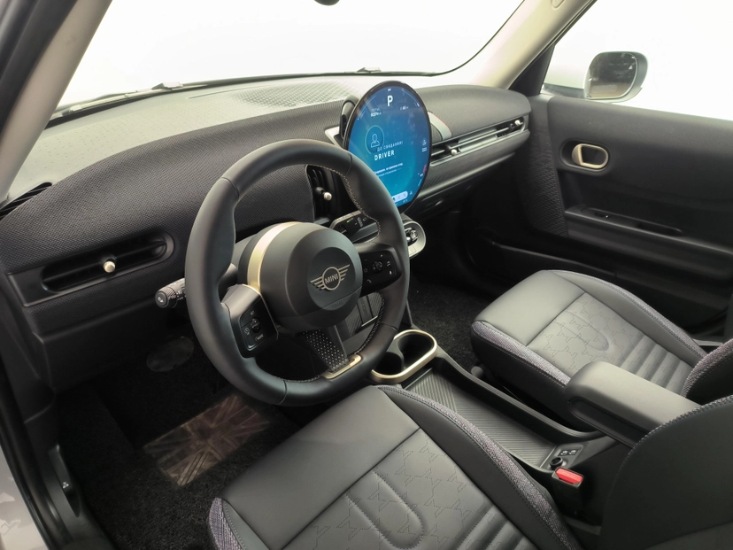 Автомобиль MINI Hatch IV поколение (F65/F66/J01) C 2.0 AMT (163 л.с.) Base Серебристый 2025