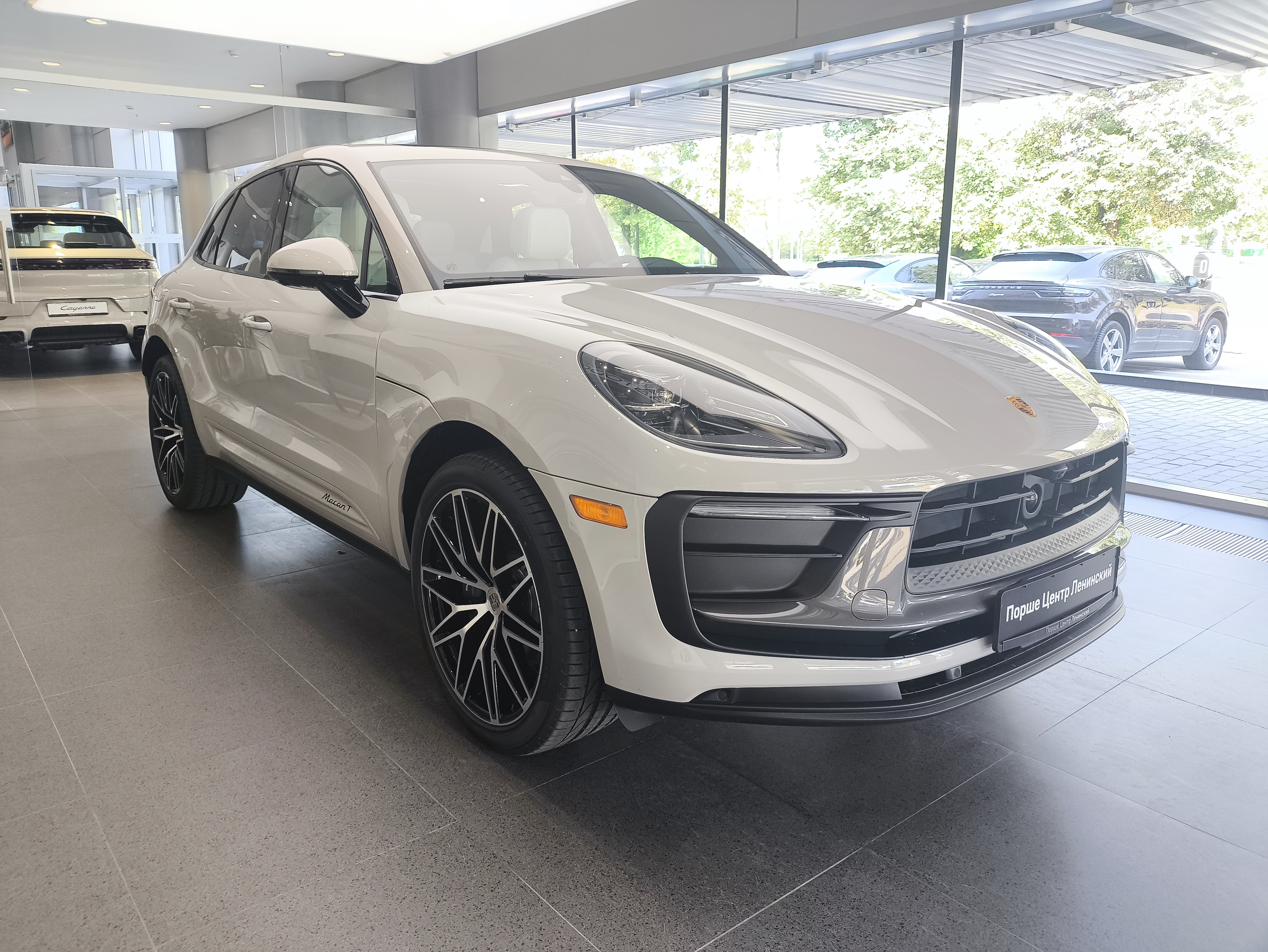 Porsche Macan I [2-й рестайлинг] 2.0 AMT 4WD (265 л.с.) T Серый 2026 
