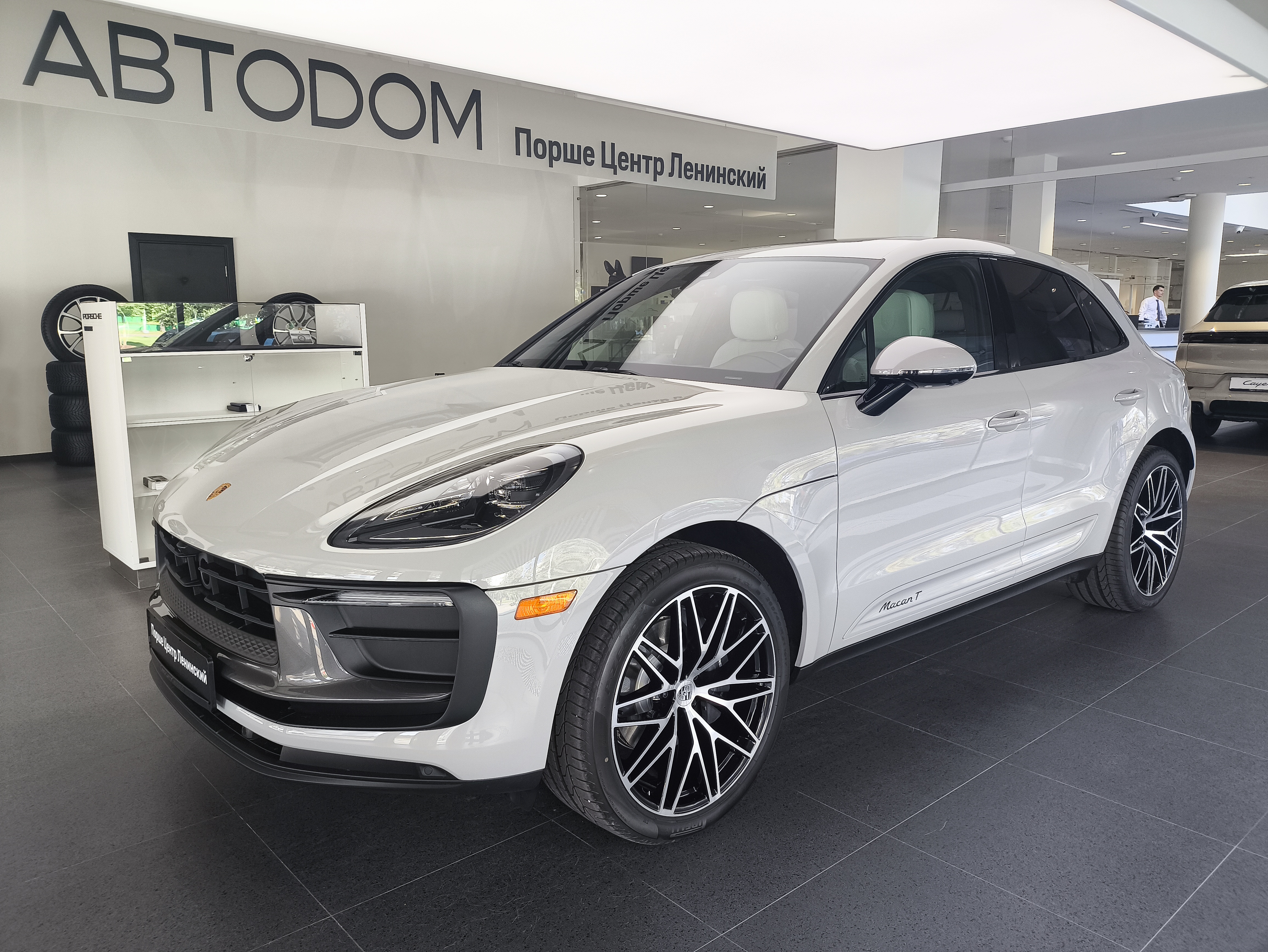 Porsche Macan I [2-й рестайлинг] 2.0 AMT 4WD (265 л.с.) T Серый 2026 