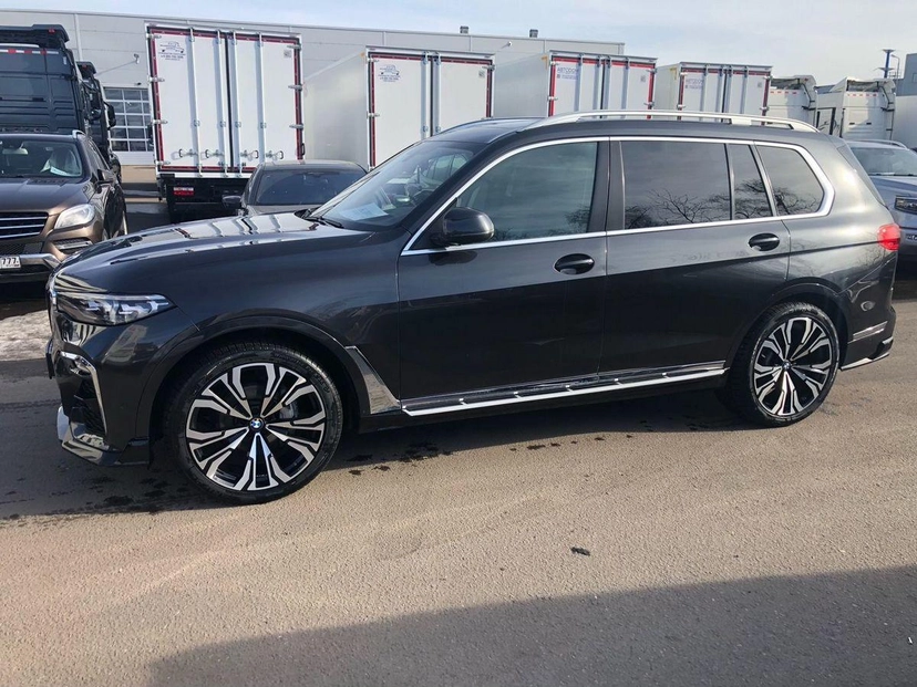 Автомобиль BMW X7 I поколение (G07) 3.0d AT 4WD (249 л.с.) Base Серый 2019 с пробегом 196 413 км