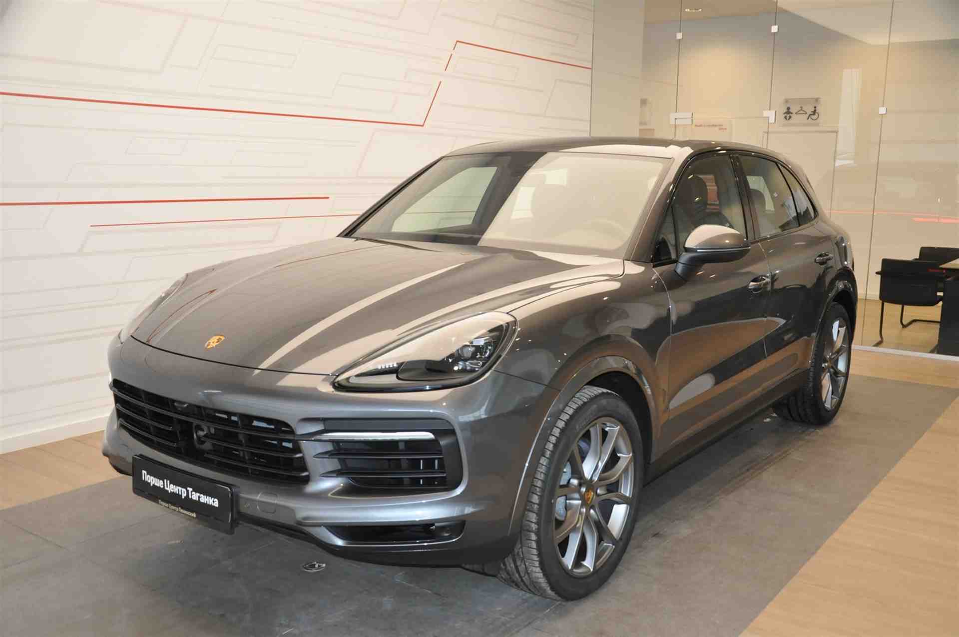 Автомобиль Porsche Cayenne III поколение 3.0 AT 4WD (340 л.с.) Base Серый 2022 новый