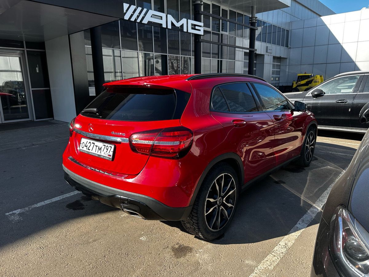 Автомобиль Mercedes-Benz GLA I (X156) [рестайлинг] 250 2.0 AMT 4Matic (211 л.с.) Base Красный 2019 с пробегом 80 000 км