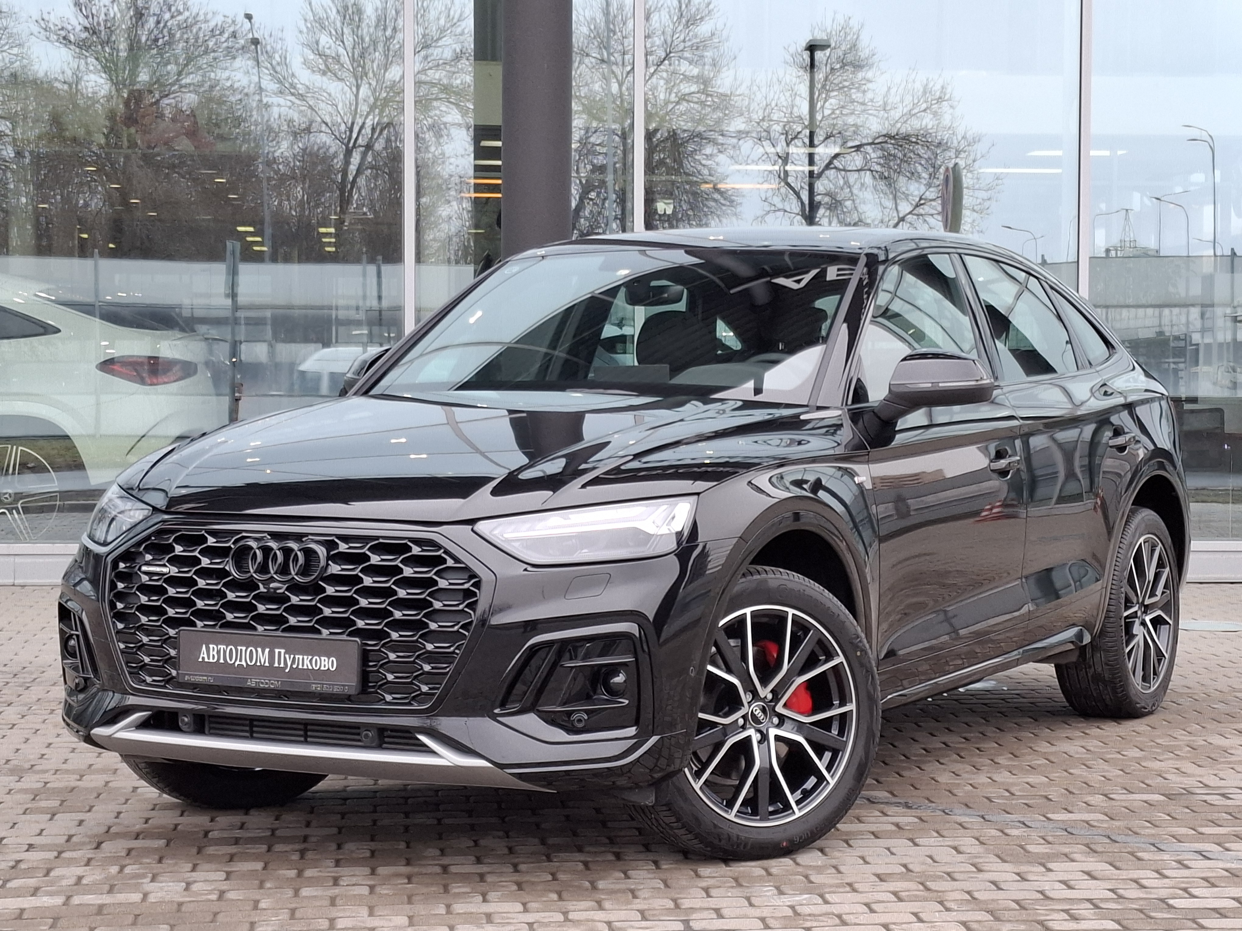 Audi Q5 Sportback II поколение 2.0hyb AMT 4WD (299 л.с.) Base Чёрный 2025 