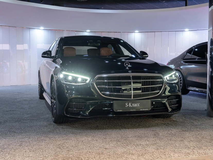Автомобиль Mercedes-Benz S-Класс VII поколение (W223) 3.0 AT 4Matic (449 л.с.) Base Зелёный 2024