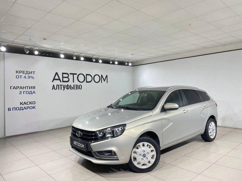 Автомобиль Lada (ВАЗ) Vesta I поколение 1.6 MT (106 л.с.) Luxe (2017-2019) Бежевый 2018 с пробегом 123 000 км