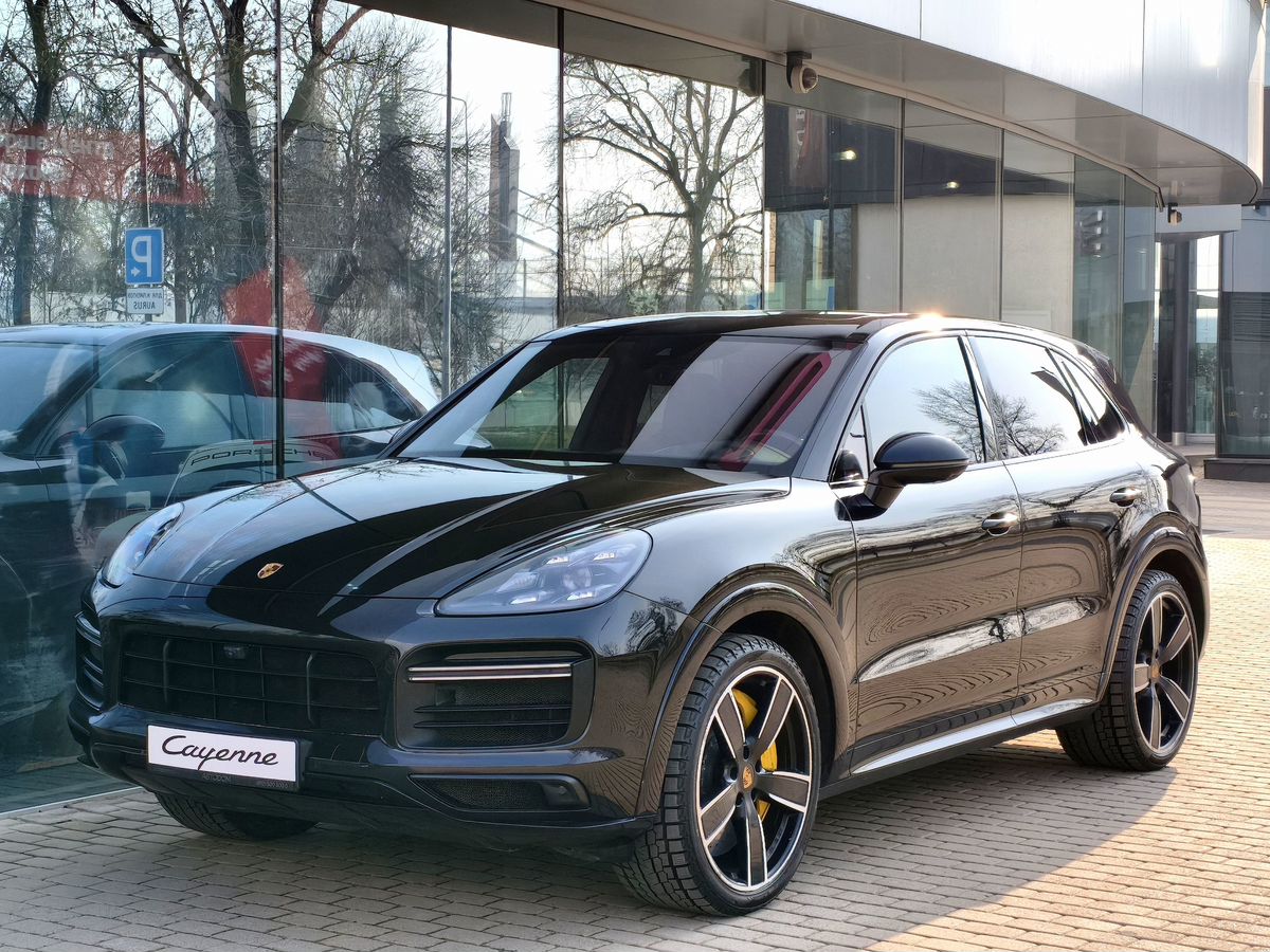 Автомобиль Porsche Cayenne III поколение Turbo 4.0 AT 4WD (550 л.с.) Turbo Чёрный 2019 с пробегом 79 473 км