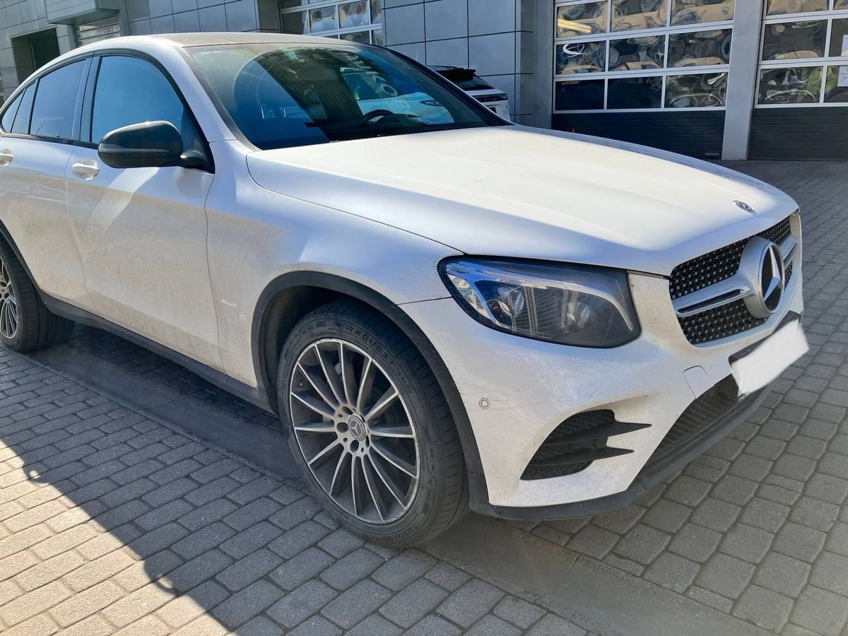 Автомобиль Mercedes-Benz GLC coupe I поколение (C253) 250 2.1d AT 4Matic (204 л.с.) Sport Белый 2018 с пробегом 111 842 км
