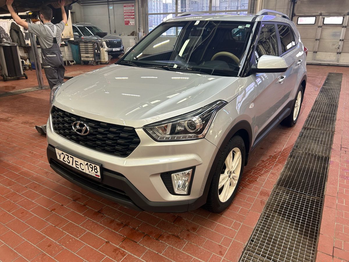 Автомобиль Hyundai Creta I [рестайлинг] 2.0 AT (149 л.с.) Base Серый 2021 с пробегом 98 520 км