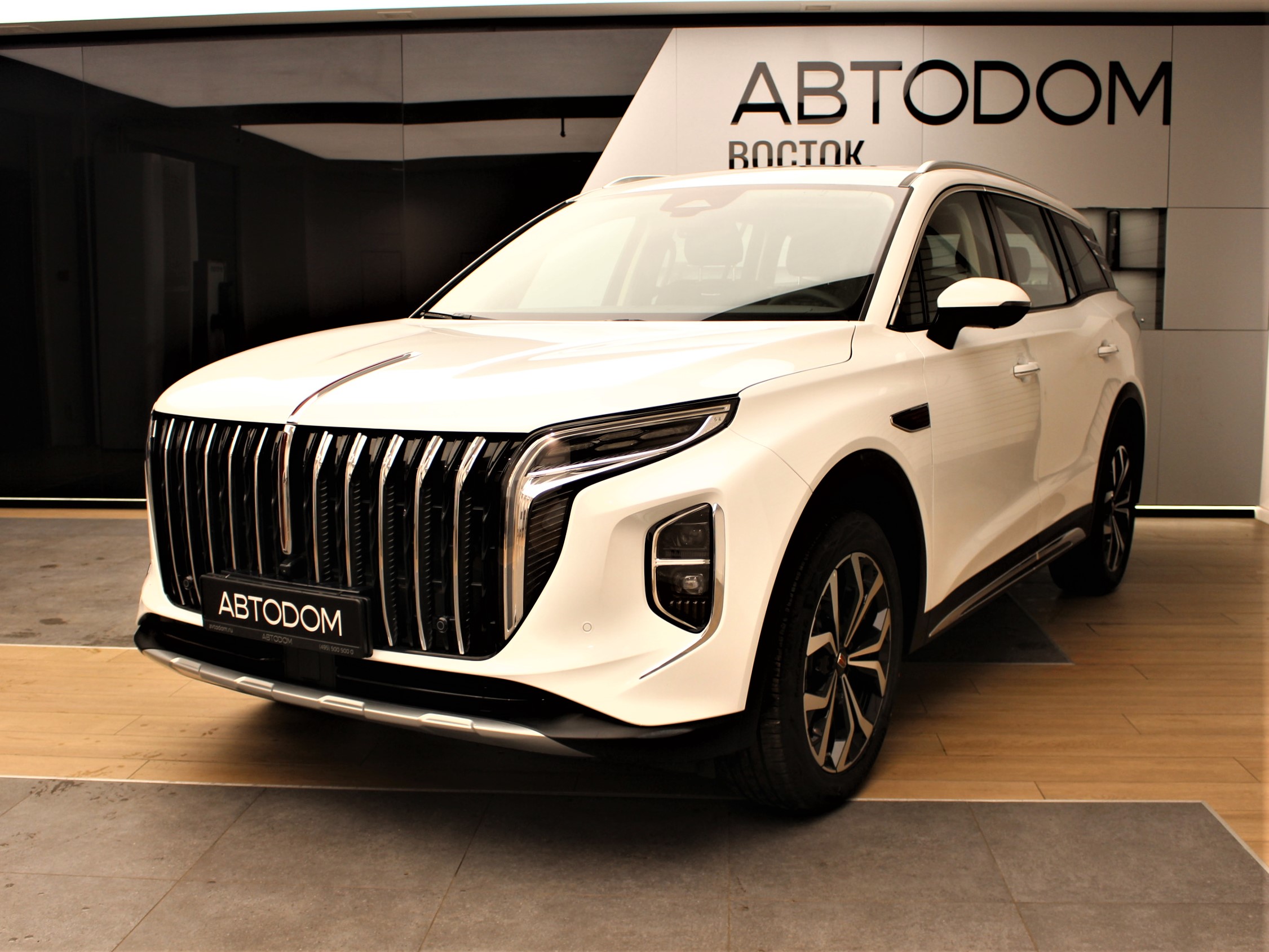 Автомобиль Hongqi HS7 II поколение 2.0 AT 4WD (245 л.с.) Deluxe Белый 2025 