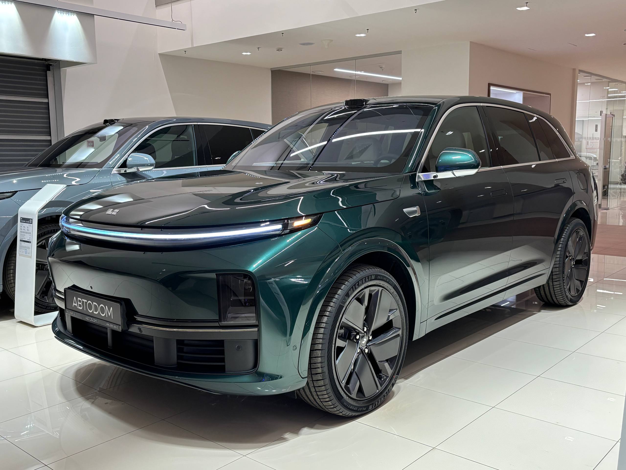 Автомобиль LiXiang L7 I [рестайлинг] 52.3 kWh 1.5hyb AT 4WD (449 л.с.) Ultra Зелёный 2025 