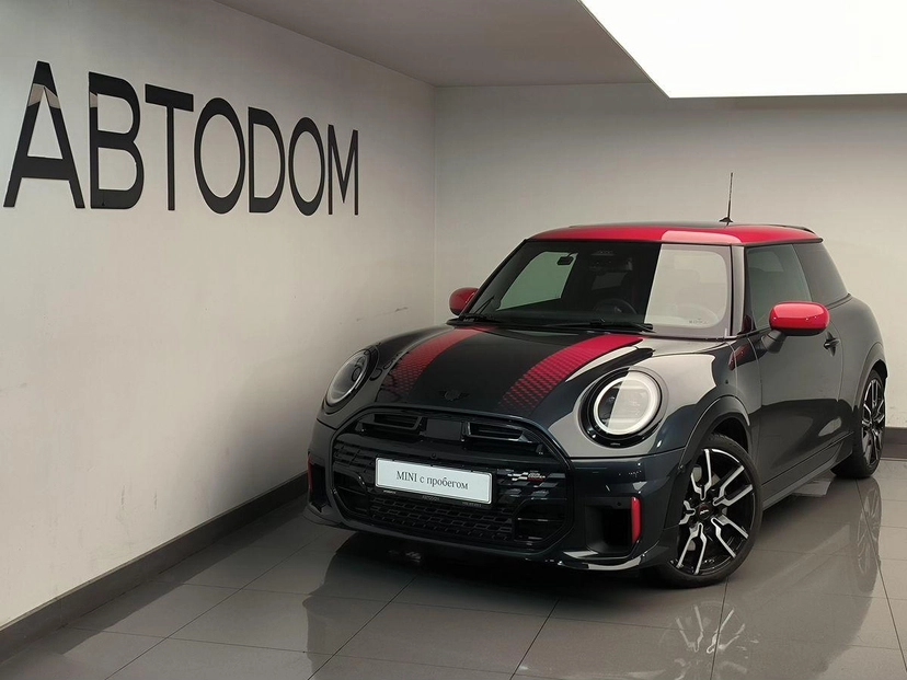 Автомобиль MINI Hatch IV поколение (F65/F66/J01) 2.0 AMT (231 л.с.) JCW Серый 2025 с пробегом 1 078 км