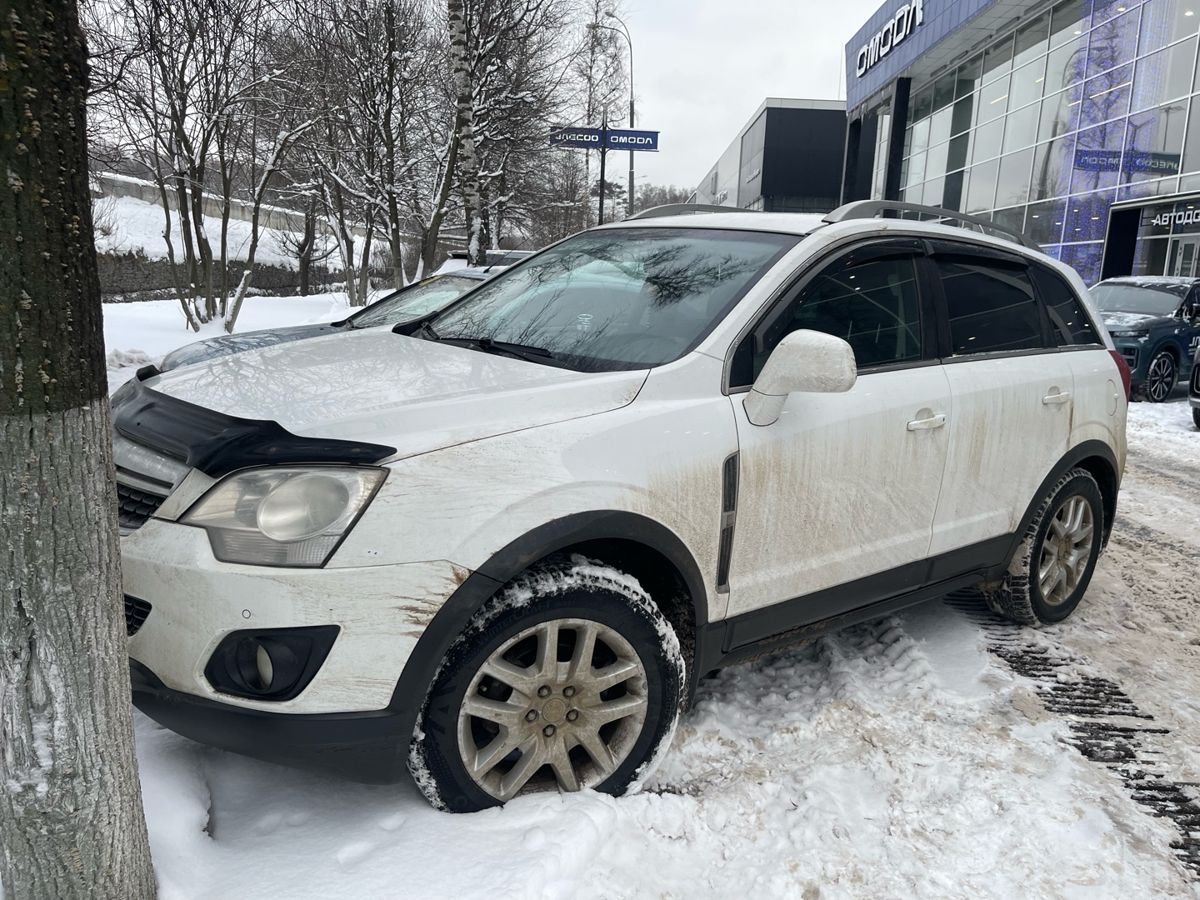 Автомобиль Opel Antara I [рестайлинг] 2.4 AT 4WD (167 л.с.) Cosmo Белый 2013 с пробегом 140 423 км