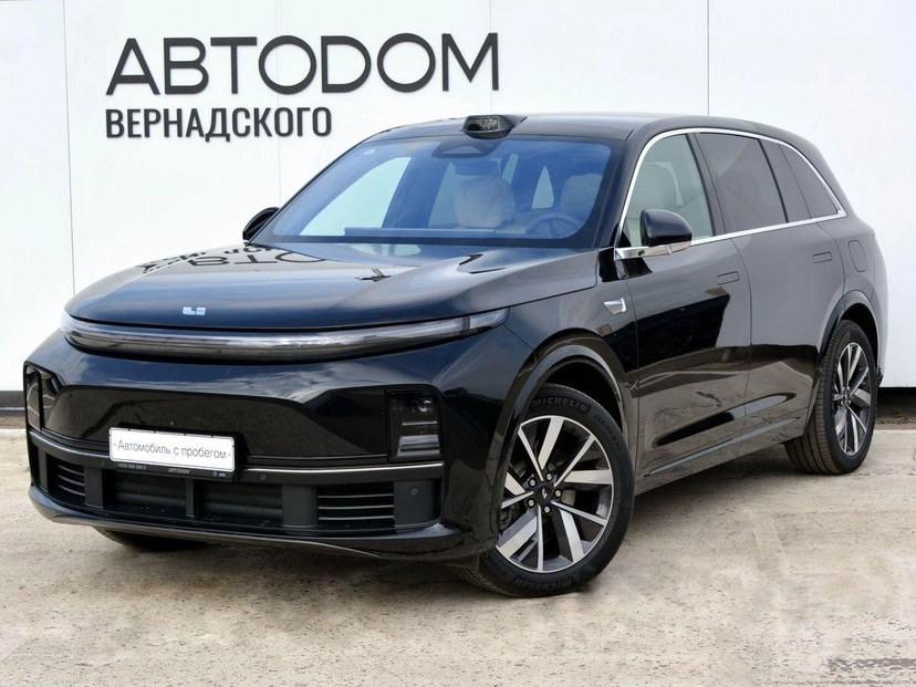 Автомобиль LiXiang L7 I поколение 1.5hyb AT 4WD (449 л.с.) Импорт Чёрный 2023 с пробегом 25 км