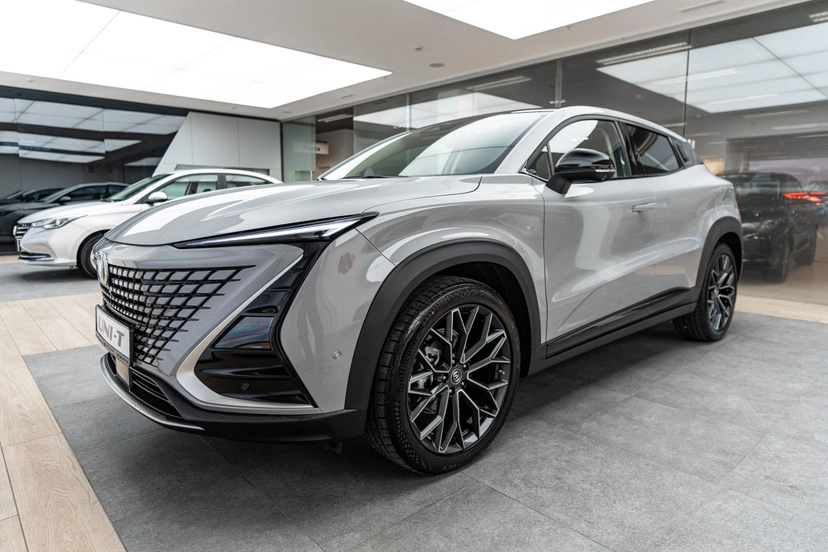 Автомобиль Changan UNI-T I поколение 1.5 AMT (167 л.с.) Tech Серый 2024