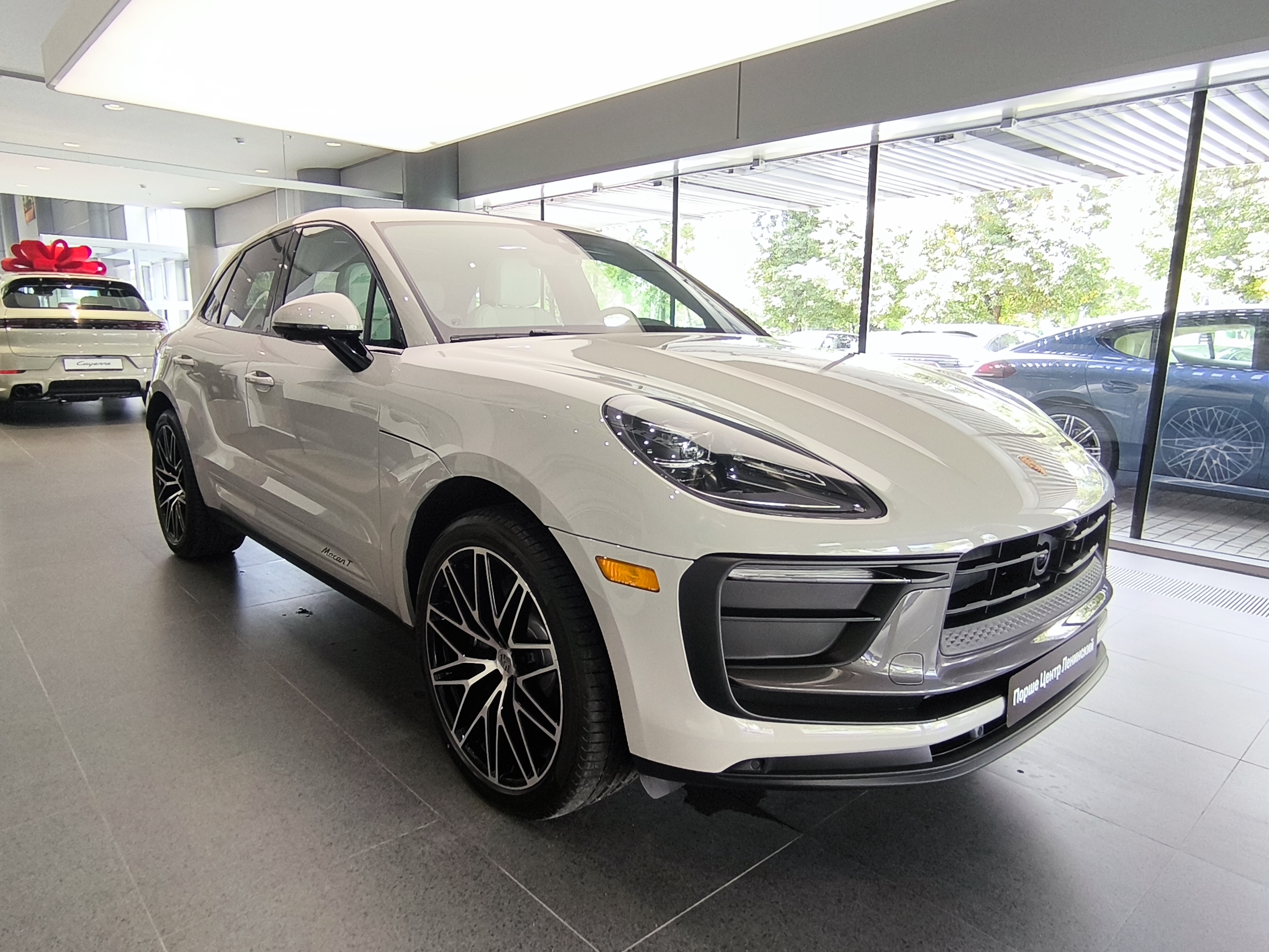 Porsche Macan I [2-й рестайлинг] 2.0 AMT 4WD (265 л.с.) T Серый 2026 