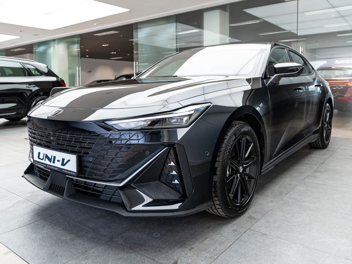 Автомобиль Changan UNI-V I поколение 1.5 AMT (181 л.с.) Tech Чёрный 2024 