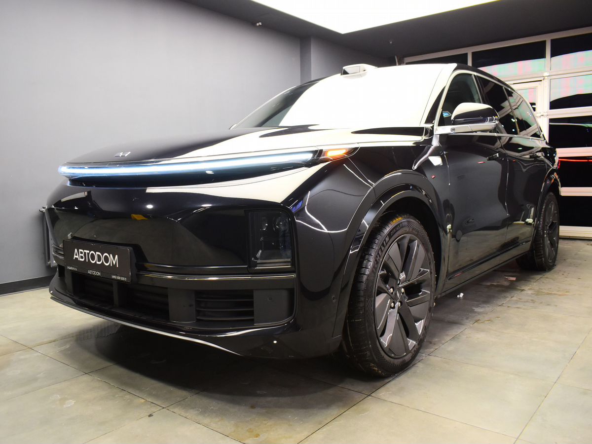 Автомобиль LiXiang L9 I поколение 1.5hyb AT 4WD (449 л.с.) Импорт Чёрный 2023 с пробегом 16 532 км