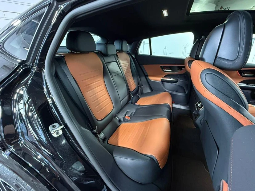 Автомобиль Mercedes-Benz GLC coupe II поколение (C254) 2.0 AT 4Matic (204 л.с.) Base Чёрный 2025 с пробегом 50 км