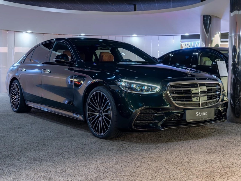Автомобиль Mercedes-Benz S-Класс VII поколение (W223) 3.0 AT 4Matic (449 л.с.) Base Зелёный 2024