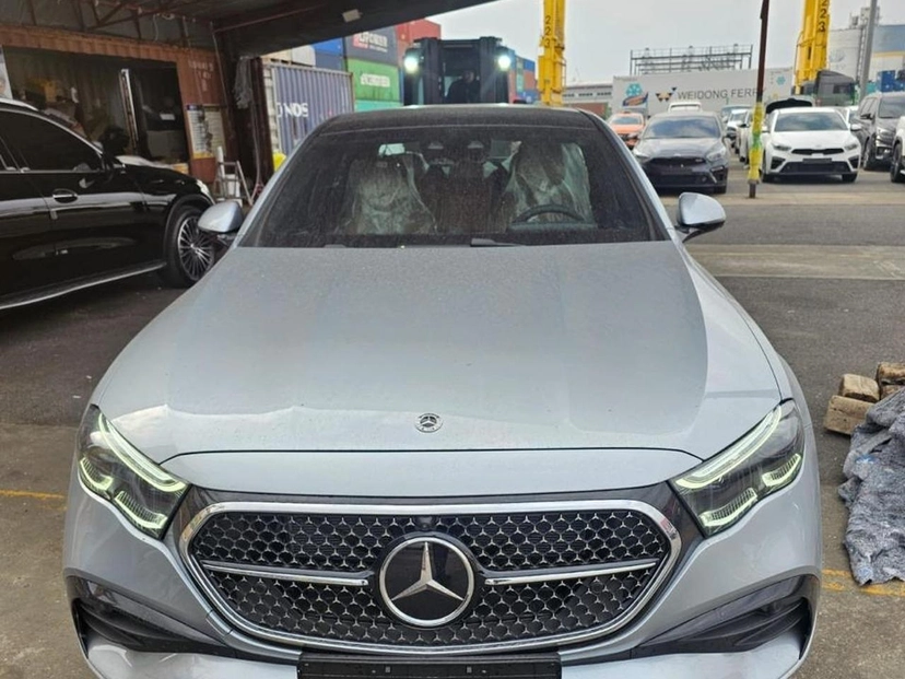 Автомобиль Mercedes-Benz E-Класс VI поколение (W214/S214) 2.0 AT 4Matic (258 л.с.) Exclusive Серебристый 2025
