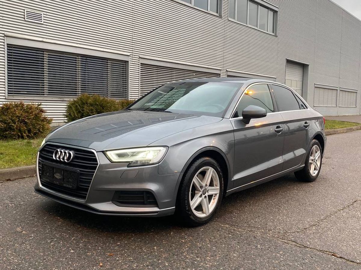 Автомобиль Audi A3 III (8V) [рестайлинг] 1.4 AMT (150 л.с.) Base Серый 2017 с пробегом 125 390 км