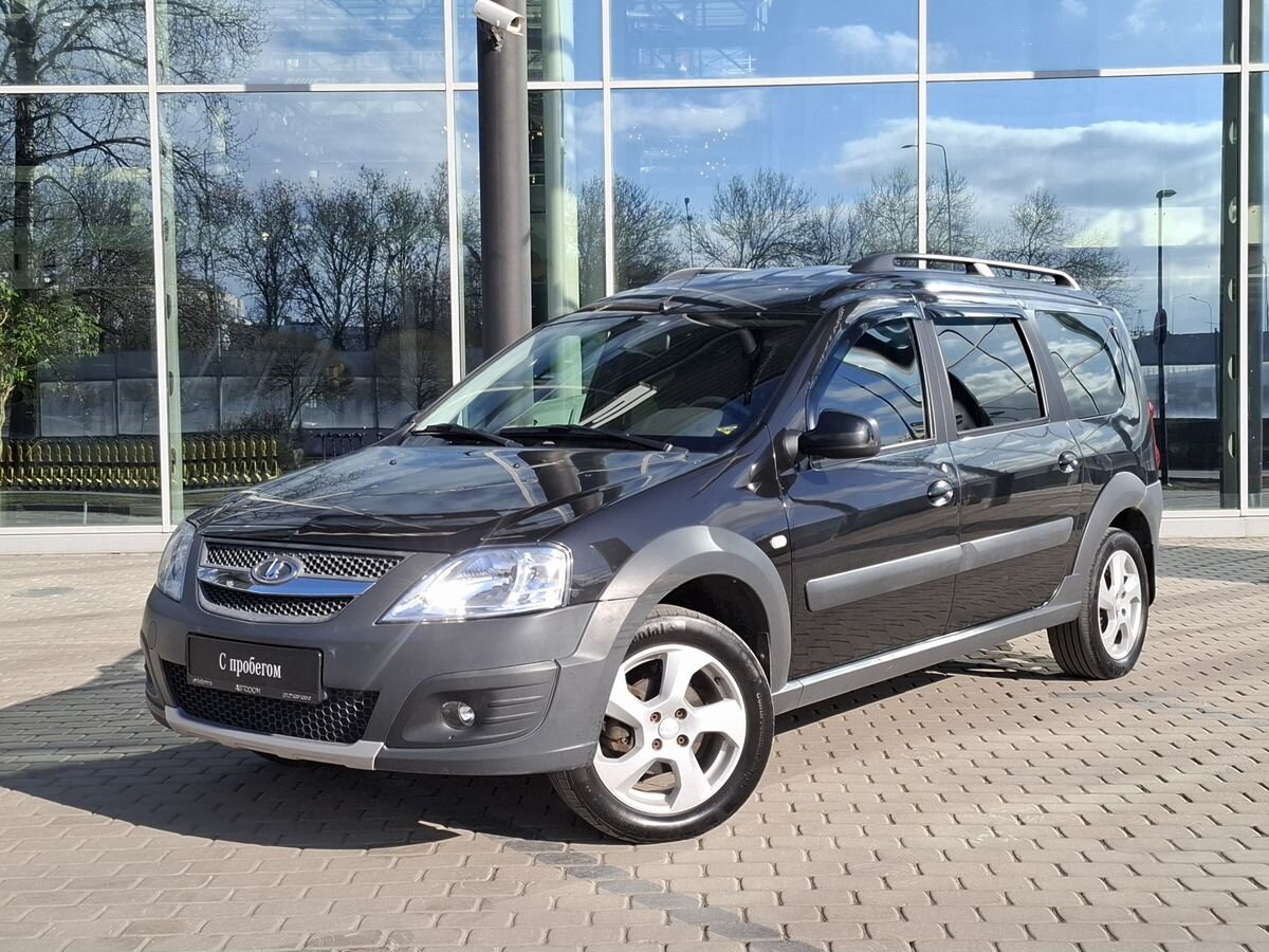 Автомобиль Lada (ВАЗ) Largus I поколение 1.6 MT (5 мест) (106 л.с.) Luxe Чёрный 2017 с пробегом 60 242 км