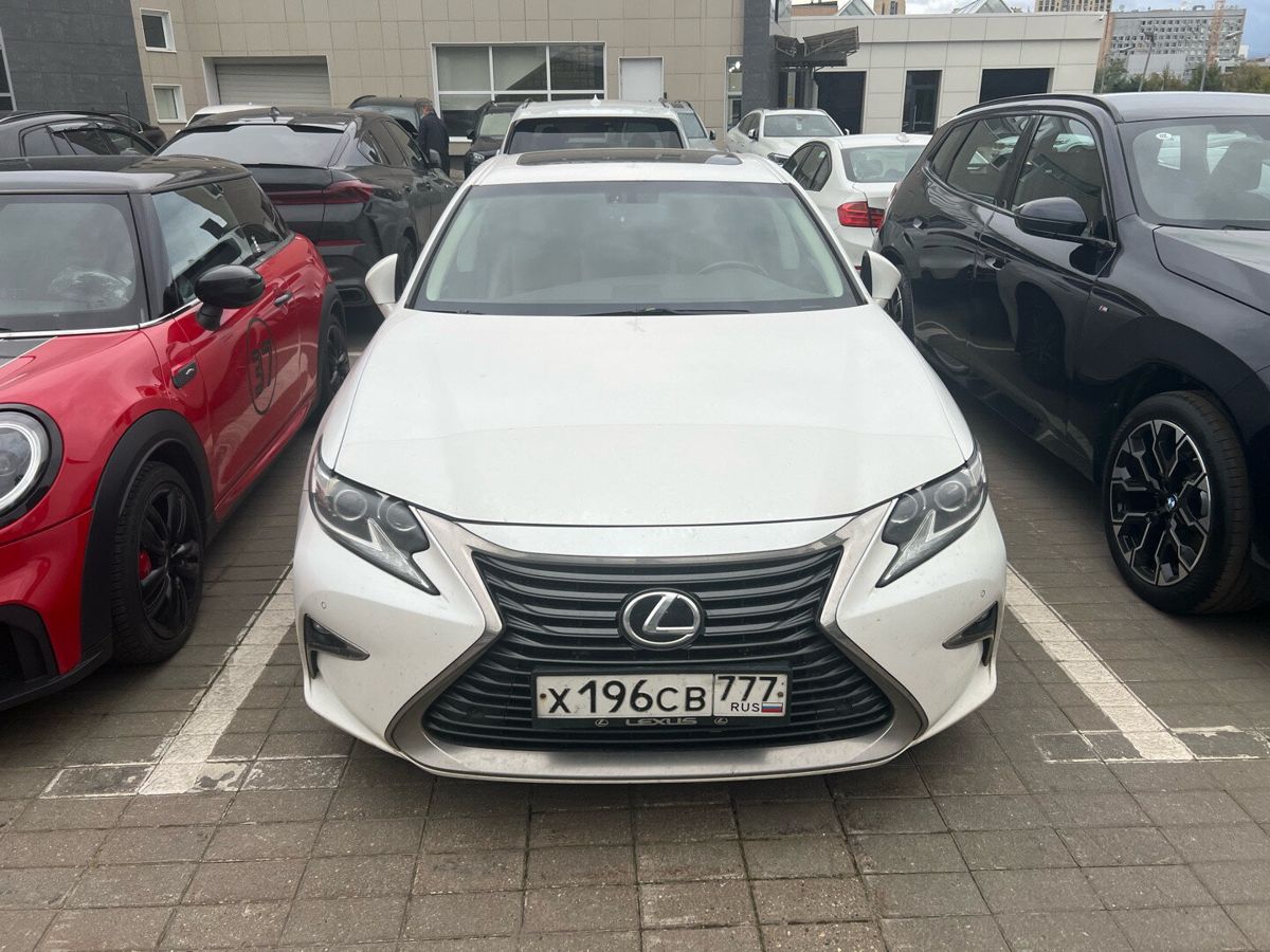 Lexus ES VI [рестайлинг] 2.5 AT (184 л.с.) Premium Белый 2016 с пробегом 163 750 км