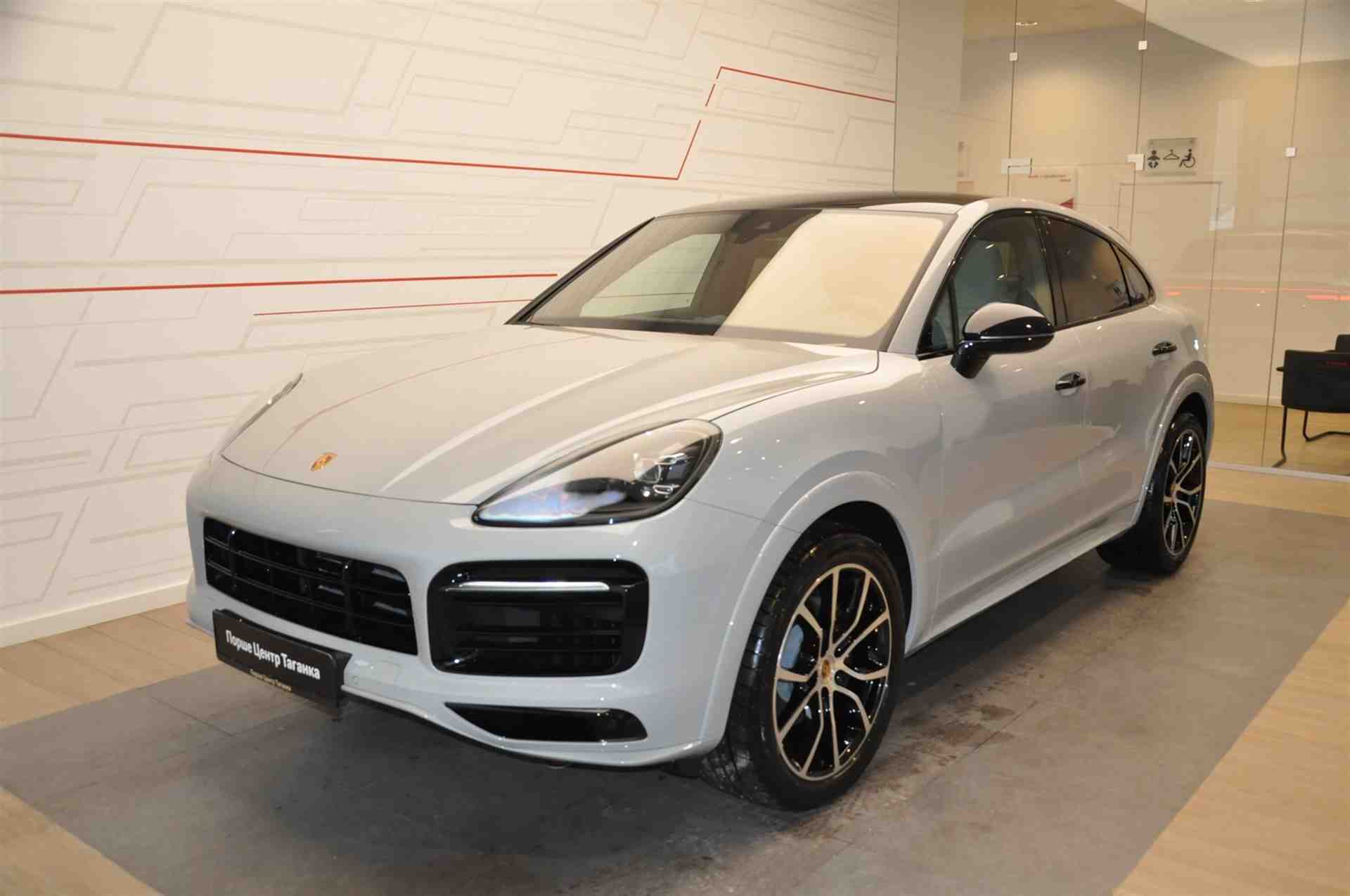 Автомобиль Porsche Cayenne III поколение 3.0 AT 4WD (340 л.с.) Base Серый 2022 новый