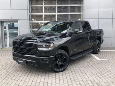 Автомобиль RAM 1500 V поколение 5.7 AT 4WD (395 л.с.) Base Черный 2022 с пробегом 15660 км