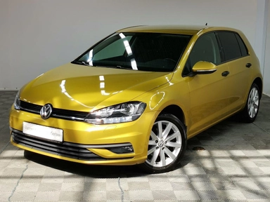 Автомобиль Volkswagen Golf VII [рестайлинг] 1.4 AMT (125 л.с.) Comfortline Золотой 2018 с пробегом 85000 км