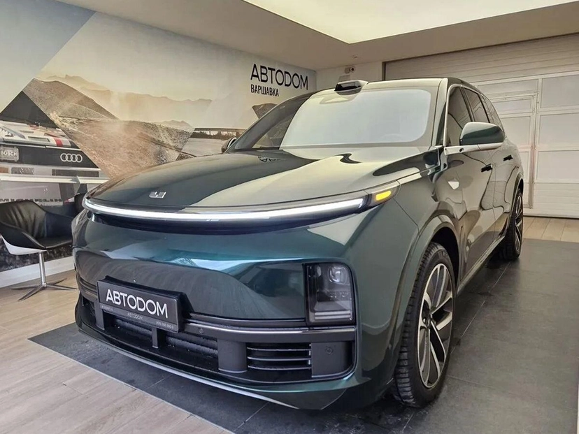 Автомобиль Li Auto L9 I поколение 1.5hyb AT 4WD (449 л.с.) Max Зелёный 2023 с пробегом 115 км
