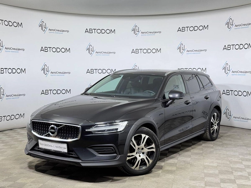 Автомобиль Volvo V60 Cross Country II поколение 2.0 AT 4WD (250 л.с.) Cross Country Plus Чёрный 2019 с пробегом 161 055 км
