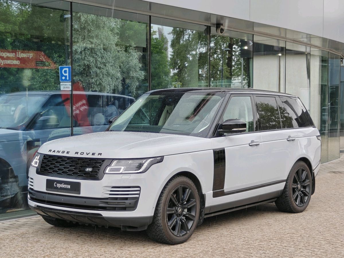 Land Rover Range Rover IV [рестайлинг] 3.0d AT 4WD (249 л.с.) Vogue SE Белый 2020 с пробегом 32 500 км