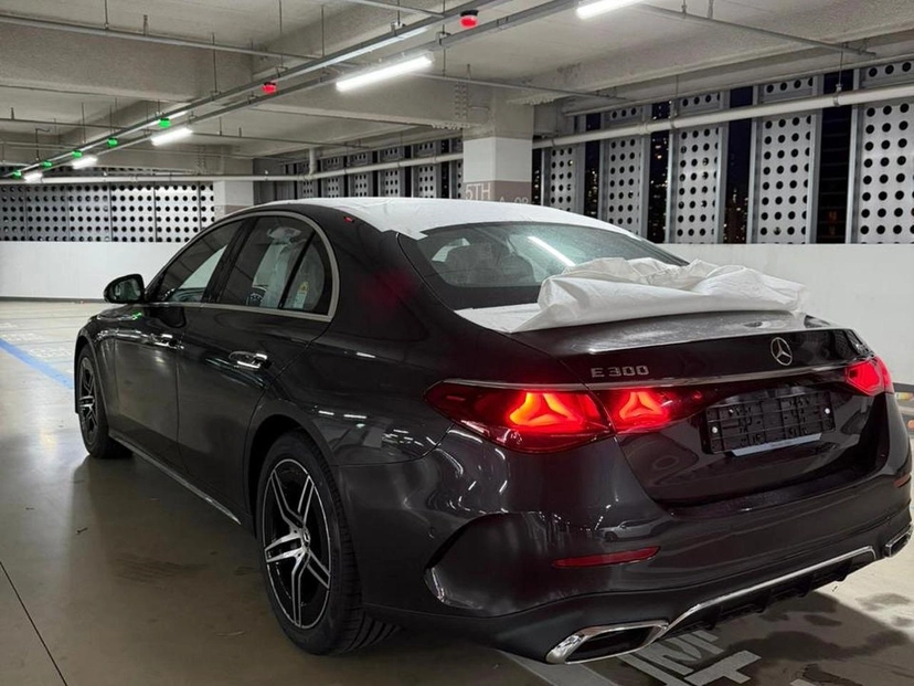 Автомобиль Mercedes-Benz E-Класс VI поколение (W214/S214) 2.0 AT 4Matic (258 л.с.) Exclusive Серый 2025