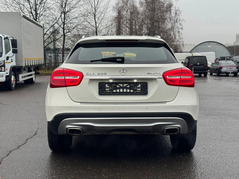 Автомобиль Mercedes-Benz GLA I поколение (X156) 250 2.0 AMT 4Matic (211 л.с.) Особая серия Белый 2014 с пробегом 97 192 км