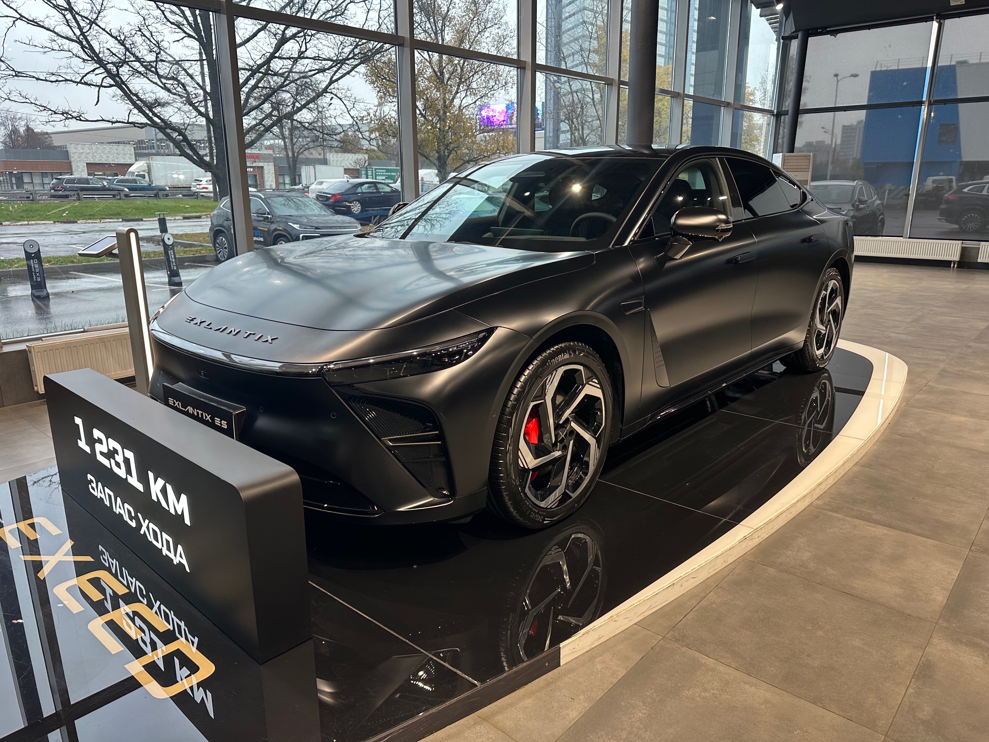 Автомобиль EXEED EXLANTIX ES I поколение 1.5hyb AT 4WD (469 л.с.) TOP Чёрный 2025 