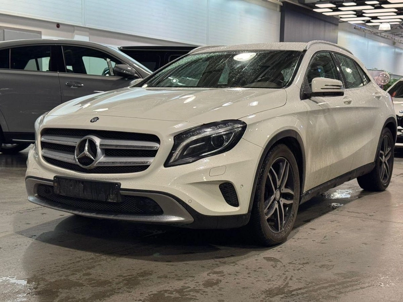 Автомобиль Mercedes-Benz GLA I поколение (X156) 250 2.0 AMT 4Matic (211 л.с.) Особая серия Белый 2014 с пробегом 97 192 км