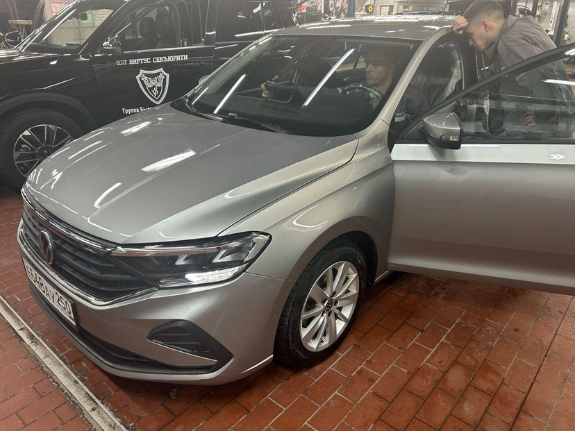 Автомобиль Volkswagen Polo VI поколение 1.6 AT (110 л.с.) Base Серый 2022 с пробегом 24 546 км