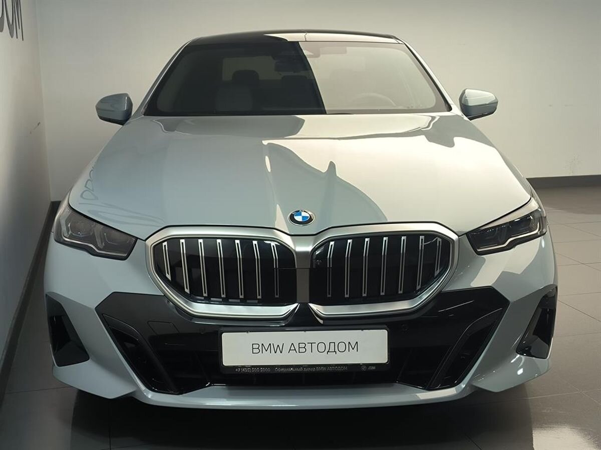Автомобиль BMW 5 серии VIII поколение (G60) 2.0 AT 4WD (258 л.с.) Base Серый 2025 с пробегом 7 500 км